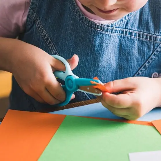 FISKARS - Kinderschaar, Voor Rechts-/linkshandigen, Lengte 17 Cm, Blauw 1064068 9 FISKARS - Kinderschaar, Voor Rechts-/linkshandigen, Lengte 17 Cm, Blauw 1064068 - Afbeelding 7