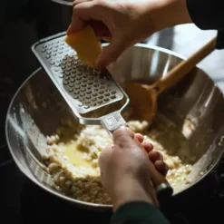 FISKARS Keukenapparatuur - Grove Rasp 1065244 -SANITINO WINKEL 38c48a0ce512dce3df710c21