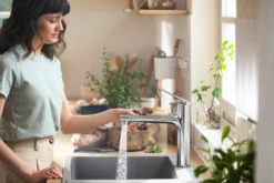 Hansgrohe Zesis M33 - Keukenkraan Met Uittrekbare Handdouche, SBox, Chroom 74823000 -SANITINO WINKEL 70c1916716f56ea528bbbbfb