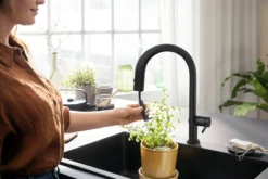 Hansgrohe Aqittura M91 - Keukenmengkraan Met Uittrekbare Uitloop En Filterkop, Mat Zwart 76803670 -SANITINO WINKEL 851159ac4665bce5656d7d88