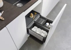 Blanco Select - Inbouw Afvalemmer, Met Scheidingswand, Inhoud 35 L 526202 7 Blanco Select - Inbouw Afvalemmer, Met Scheidingswand, Inhoud 35 L 526202 -SANITINO WINKEL 87a3eabc8332cc480c232373