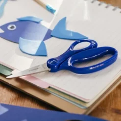 FISKARS - Kinderschaar, Rechtshandig, Lengte 15 Cm, Blauw 1067849 -SANITINO WINKEL 8a30b09050d180fb93230c7c