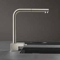 Hansgrohe M81 - Aquno Select Keukenkraan Met Uittrekbare Vuistdouche En Platte Douchestraal, SBox, RVS Look 73830800 12 Hansgrohe M81 - Aquno Select Keukenkraan Met Uittrekbare Vuistdouche En Platte Douchestraal, SBox, RVS Look 73830800 -SANITINO WINKEL 8ee67e91c6ccd78381a024af