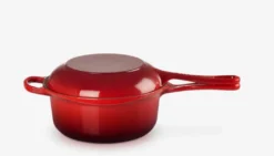 Le Creuset - Set Steelpan En Koekenpan, Inhoud 2,3 L, Cerise 25044220602460 9 Le Creuset - Set Steelpan En Koekenpan, Inhoud 2,3 L, Cerise 25044220602460 -SANITINO WINKEL 94b36a2be3faa02b179fbde0