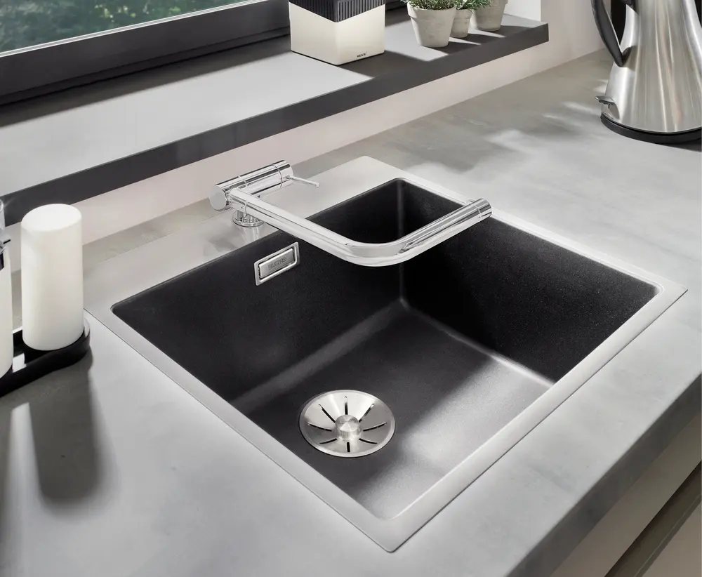 Blanco Laressa F - Keukenkraan, Neerklapbaar Onder Raam, Chroom 521545 7 Blanco Laressa F - Keukenkraan, Neerklapbaar Onder Raam, Chroom 521545 - Afbeelding 5