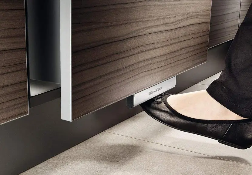 Blanco Accessoires - Movex Voetbediening Voor Alle Afvalsystemen Met Uittrekbare Voorkant 519357 6 Blanco Accessoires - Movex Voetbediening Voor Alle Afvalsystemen Met Uittrekbare Voorkant 519357 - Afbeelding 4