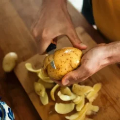 FISKARS Keukenapparatuur - Keukenmes, Schillen, 8 Cm 1057545 -SANITINO WINKEL e644572eff9154e8ab69d721