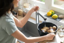 Hansgrohe Zesis M33 - Keukenkraan Met Uittrekbare Handdouche, SBox, Chroom 74823000 -SANITINO WINKEL f460252f3613c9ecb61c9421